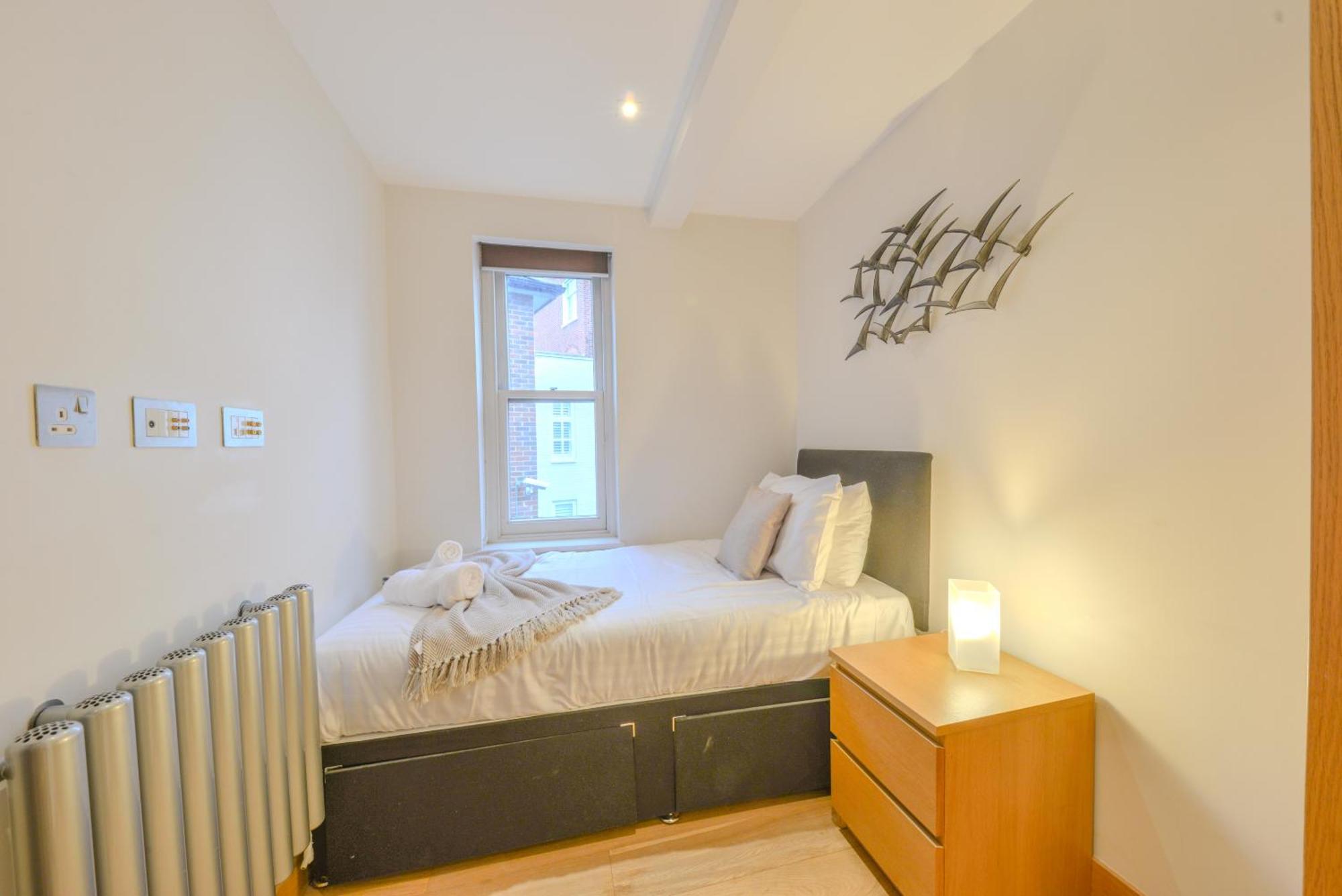 Central Two Bedroom Apartments St Albans By Central Stays Short Lets & Serviced Accommodation With Free Parking 外观 照片
